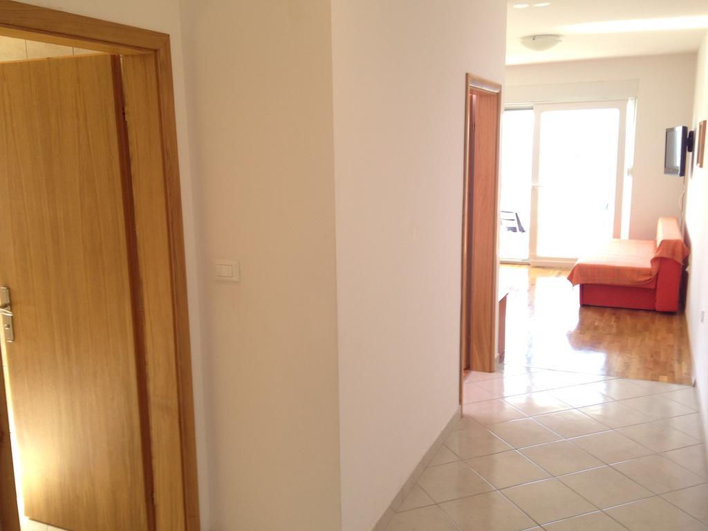 Gala Apartments Omiš Habitación foto