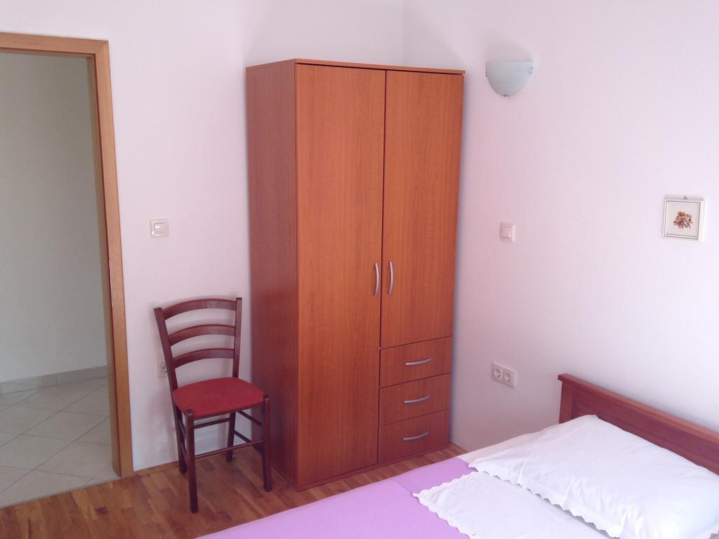 Gala Apartments Omiš Habitación foto